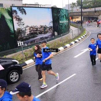 Runner Photo 7937201