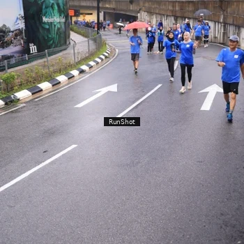 Runner Photo 7937221