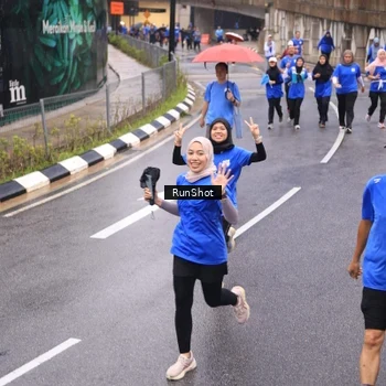 Runner Photo 7937234