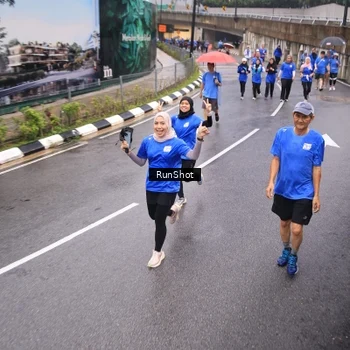 Runner Photo 7937237