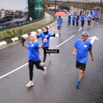 Runner Photo 7937241