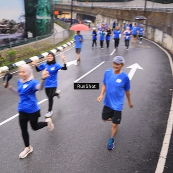Runner Photo 7937242