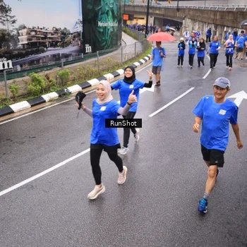 Runner Photo 7937243