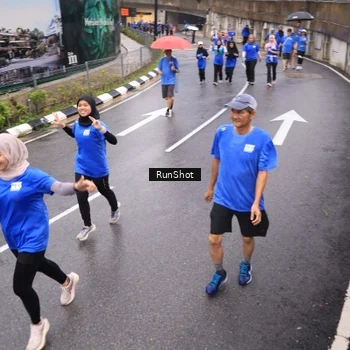 Runner Photo 7937246