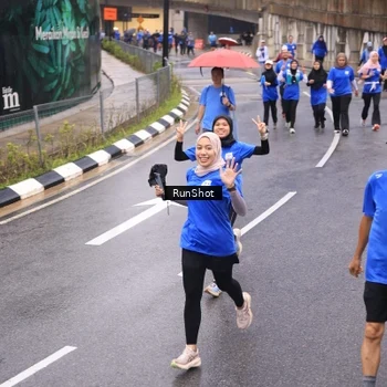 Runner Photo 7937247