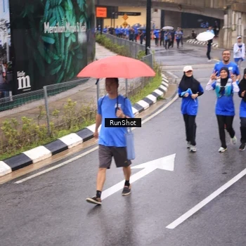 Runner Photo 7937262