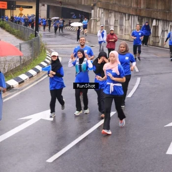 Runner Photo 7937269