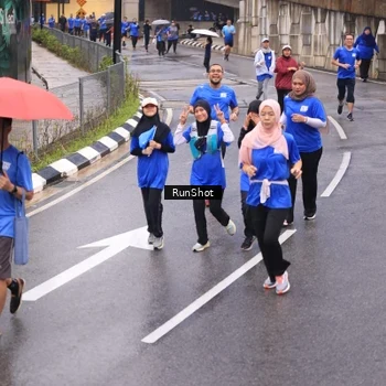 Runner Photo 7937270