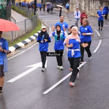 Runner Photo 7937272