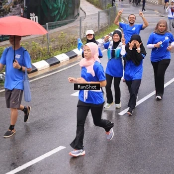 Runner Photo 7937285