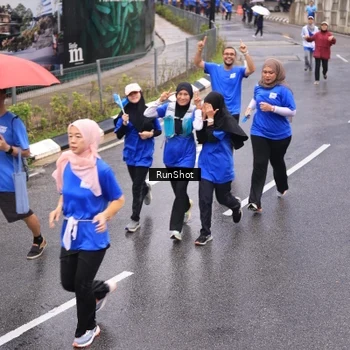 Runner Photo 7937291