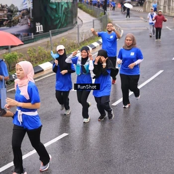 Runner Photo 7937292