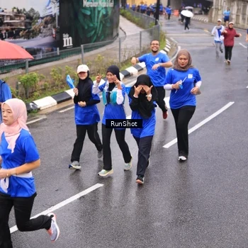 Runner Photo 7937293
