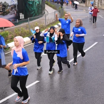 Runner Photo 7937296