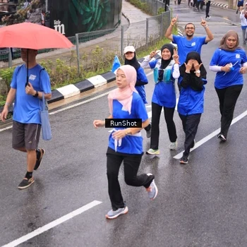 Runner Photo 7937298