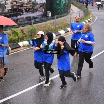Runner Photo 7937302
