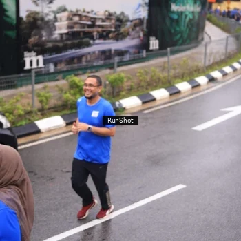 Runner Photo 7937311