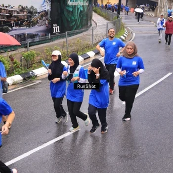 Runner Photo 7937316