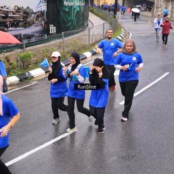 Runner Photo 7937318