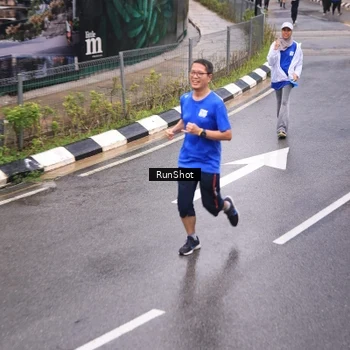 Runner Photo 7937328