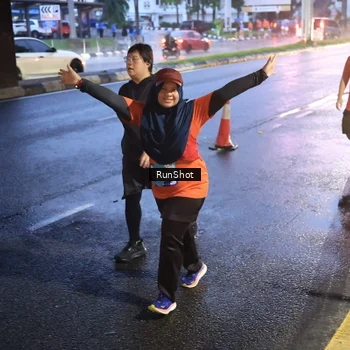 Runner Photo 7937331