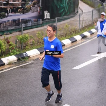Runner Photo 7937333