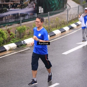 Runner Photo 7937336