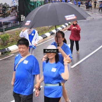 Runner Photo 7937345
