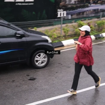 Runner Photo 7937368