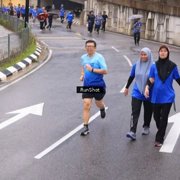 Runner Photo 7937380