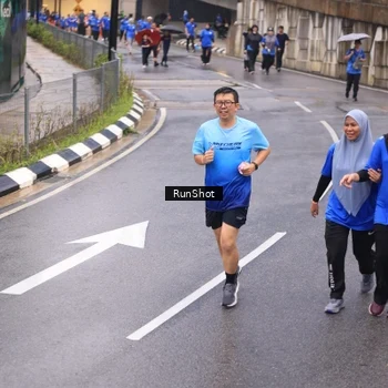 Runner Photo 7937382