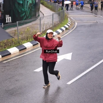 Runner Photo 7937384