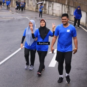 Runner Photo 7937397