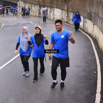 Runner Photo 7937398