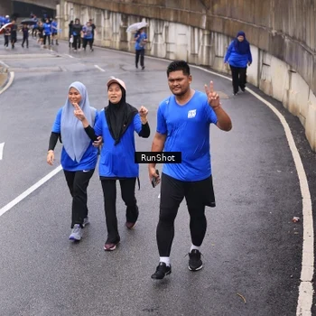 Runner Photo 7937400