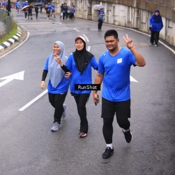 Runner Photo 7937402