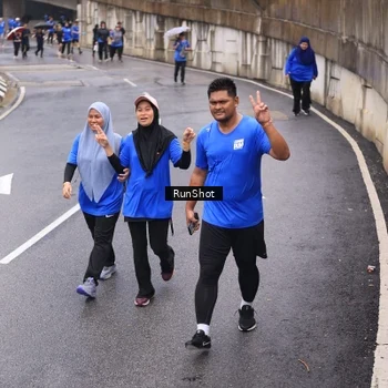 Runner Photo 7937407
