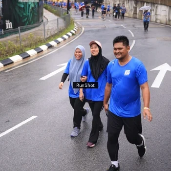Runner Photo 7937415