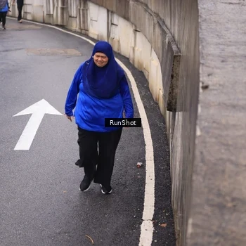 Runner Photo 7937436