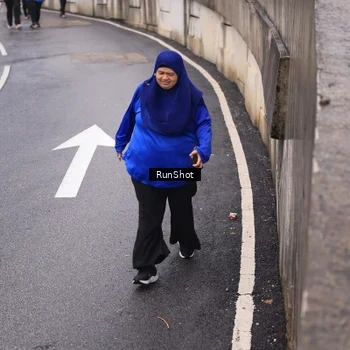 Runner Photo 7937440