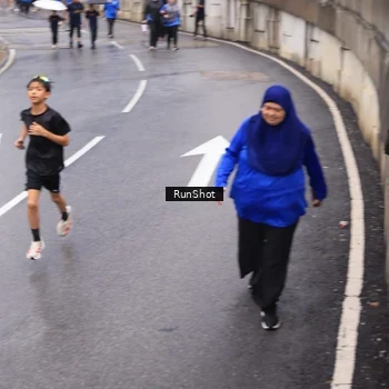 Runner Photo 7937442