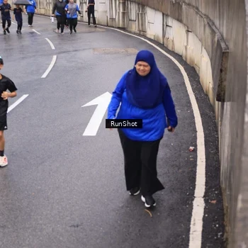 Runner Photo 7937444