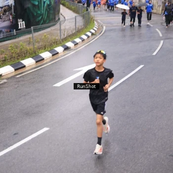 Runner Photo 7937446