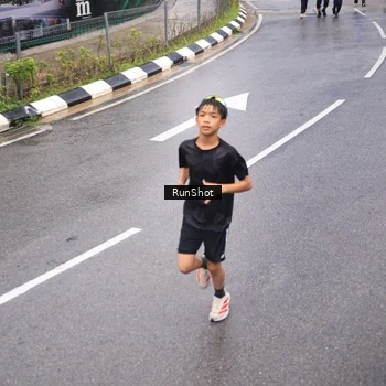 Runner Photo 7937450