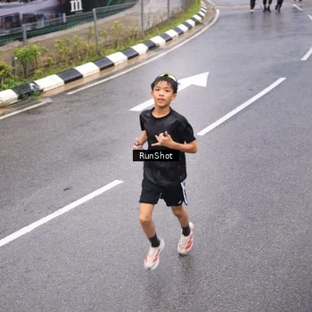 Runner Photo 7937451