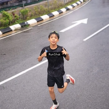 Runner Photo 7937453