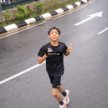 Runner Photo 7937456
