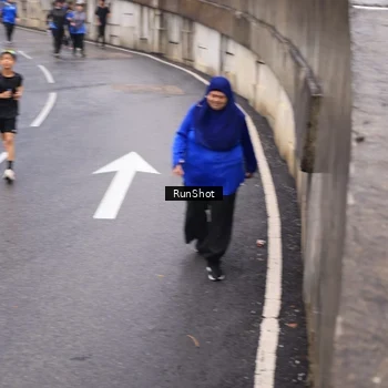 Runner Photo 7937457
