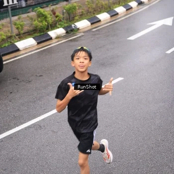 Runner Photo 7937460