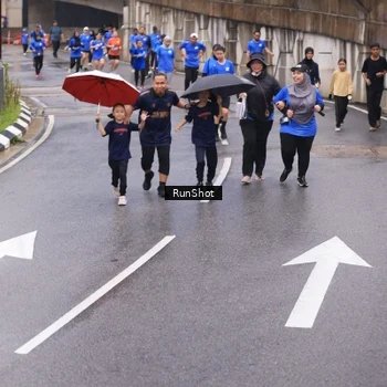 Runner Photo 7937465